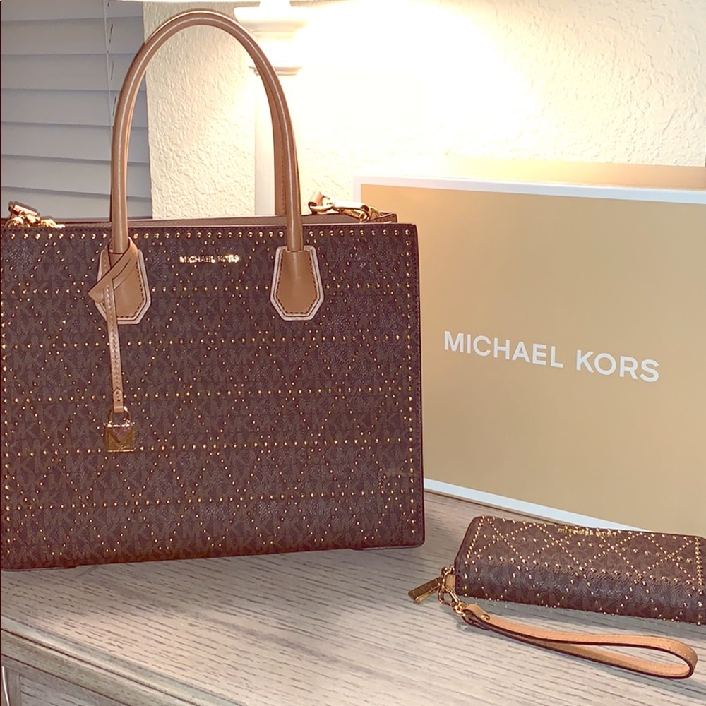 Authentic Michael Kors bundle - Picture 3 of 7